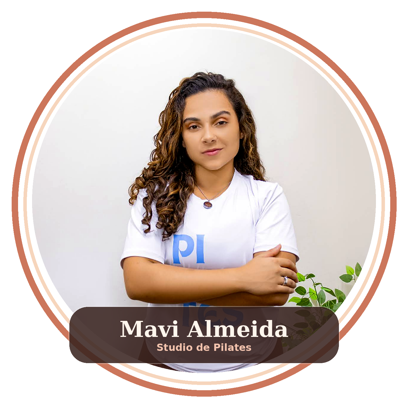 Logo Studio Mavi Almeida com foto da profissional